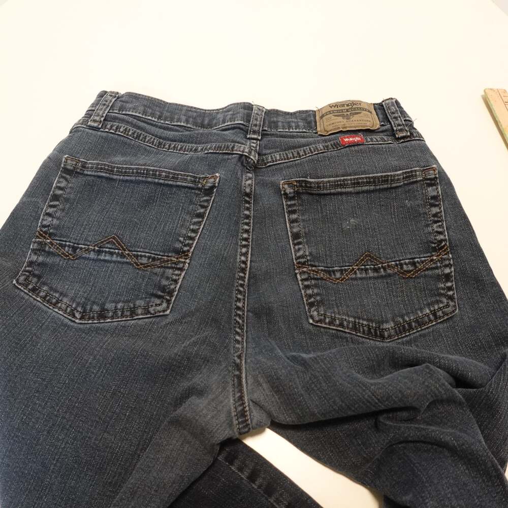 Wrangler Premium Quality Straight Fit Dark Wash Denim Jeans Men’s